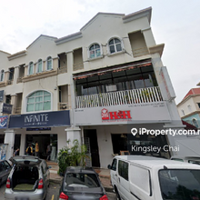 Rare unit face main road for sales