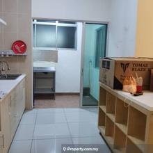 Oug Parklane Free Hold Condo Easy Exit 