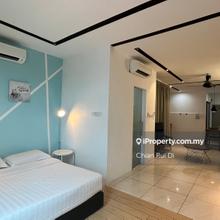 Itcc Manhattan Suite Hot for airbnb near Qe1 Qe2 for Rent