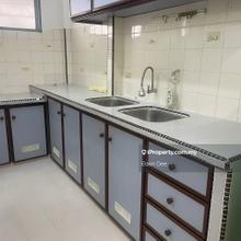 Taman Wayton Apartment @ Paya Terubong Partial Renovated for Sale ! 