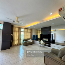 5 mins drive to Jonker street, Located in strategic location