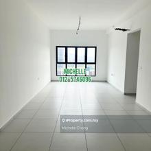 Dualkey 883sqft 3 bedrooms, 2 carparks