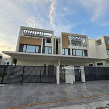 Semi-D house for Sale