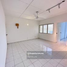 Glugor Near USM Block 33 Apartment 3-Bedrooms Renovated 1-Carpark