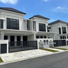 Taman Setia Tropika @ Calliandra 2 Storey Cluster House For Rent