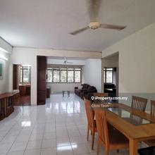 Corner unit, fully furnished & very well maintained!