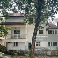 Corner bungalow facing gully view