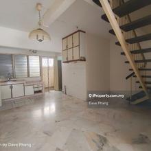 Unit Facing open with extra parking, 2rooms upstair 1room ground floor