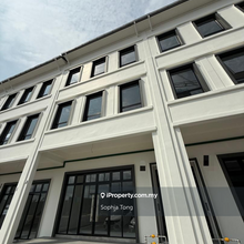 3 storeys new shop eco boulevard for rent 