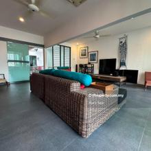 Stunning Seaview Shophouse in Pantai Miami, Batu Ferringhi