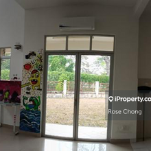 2.5 sty Spacious corner  house 