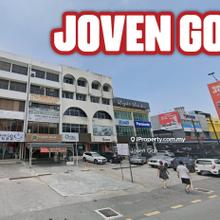 Facing Mainroad w/ Huge Car Porch Suitable for Investment or Own Used 