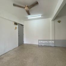 Tulip Apartment for Sale ! Walking Distance to LRT Station !