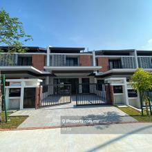 Near to Elmina City Centre & Highway & Forest Reserve