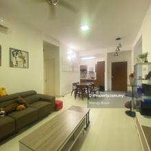 Nicely Renovate, Fully furnish, Big layout with balcony, high floor
