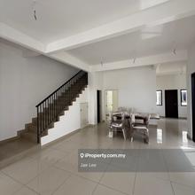 Prime Freehold Property 4-Bedroom Family Home Near Major Amenities