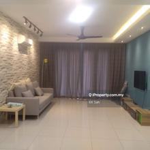 Renovated Condo walk to MRT Station with 4 Rooms 3 Baths 3 Car Park