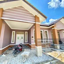 Banglo 1 Tkt Tepi Jalan Utama Depan Kedai Raysha Ketereh Kelantan