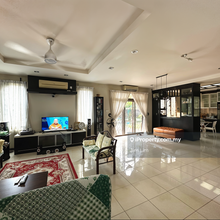 Corner Double storey linked Bungalow home with Attic @Lake Pine Villa