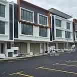 Whole Block Shop For Rent Facing Main Road at Bandar Seri Putra Bangi