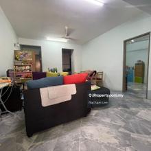 Low Floor, Renovated unit, prime location