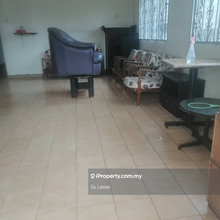 Bungalow Hse with huge land for sale 