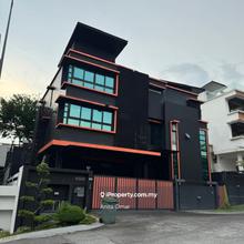 Markdown Price, Freehold, Beautiful Bungalow for Sale!