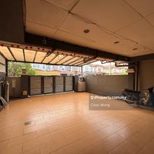 Partial Furnished 2 Storey 5 Beds at Taman Putra Prima, Puchong Rent