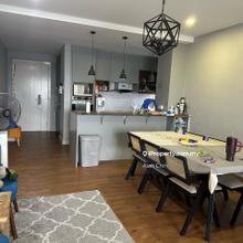 Partial furnished 2 car park 