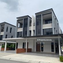 Newly Built, 2.5 Storey Cluster Semi D, Guarded Gated