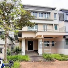 Bank Lelong - 3 Storey Semi Detached House