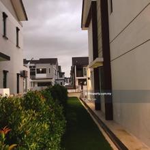 2 Storey End Lot House Lakeside Residences Puchong Near ioi Mall 
