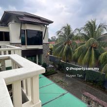 Elevated bungalow home 