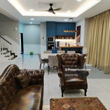 Fully Furnish Fully Renovation Corner Unit