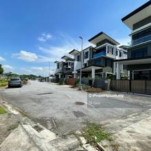Luxurious 3 Storey Semi D at Nusa Sentral for Sales