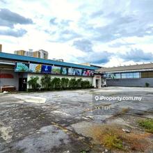 Showroom Facing Mainroad for Rent