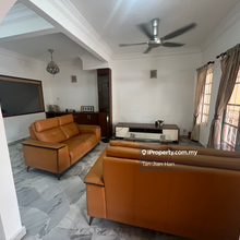 Usj 22 double storey house for rent