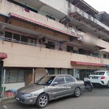Tuta Flat Tun Aminah