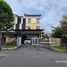 Corner Lot Near Ukm Semi Detach House Taman Tropika 2 Bangi