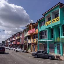 3 Storey Shop @ Taman Senai Utama / Main Road / 22x70 / For Rent