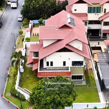 Corner Bungalow with appx 1750sf huge garden compound