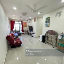 Partial furnish unit ready to stay for sale 