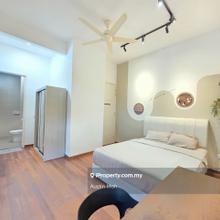 Walking Distance to Botanic Shop & Eco Galleria, Fully Furnished Unit