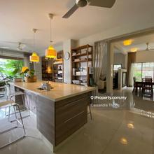 Exquisite 6-Bedroom Bungalow in the Prestigious Sierramas West