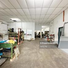 1.5 Storey Semi D Warehouse Taman Kempas For Rent