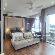 Studio at 28 Boulevard, Tastefully renovated, Shuttle Bus MRT Maluri