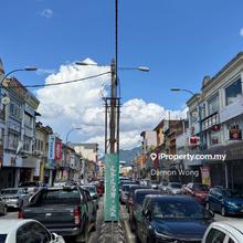 3 storey shops along Bentong Walk