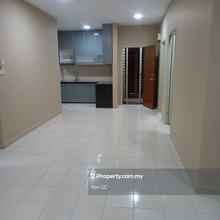 Newly Paint, New Kitchen Cabinets and Move in Condition