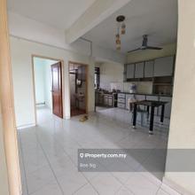 Kenanga Mewah apartment ,2nd floor 3r2b parlty furnished for sale