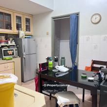 Walking distance to shops 10 min drive to MRT Prima Sauaja Kepong